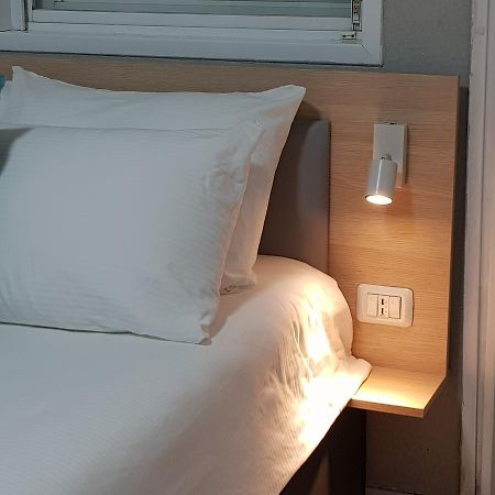 Airport Guest House - One-Way Free Shuttle Or Yehuda Екстер'єр фото