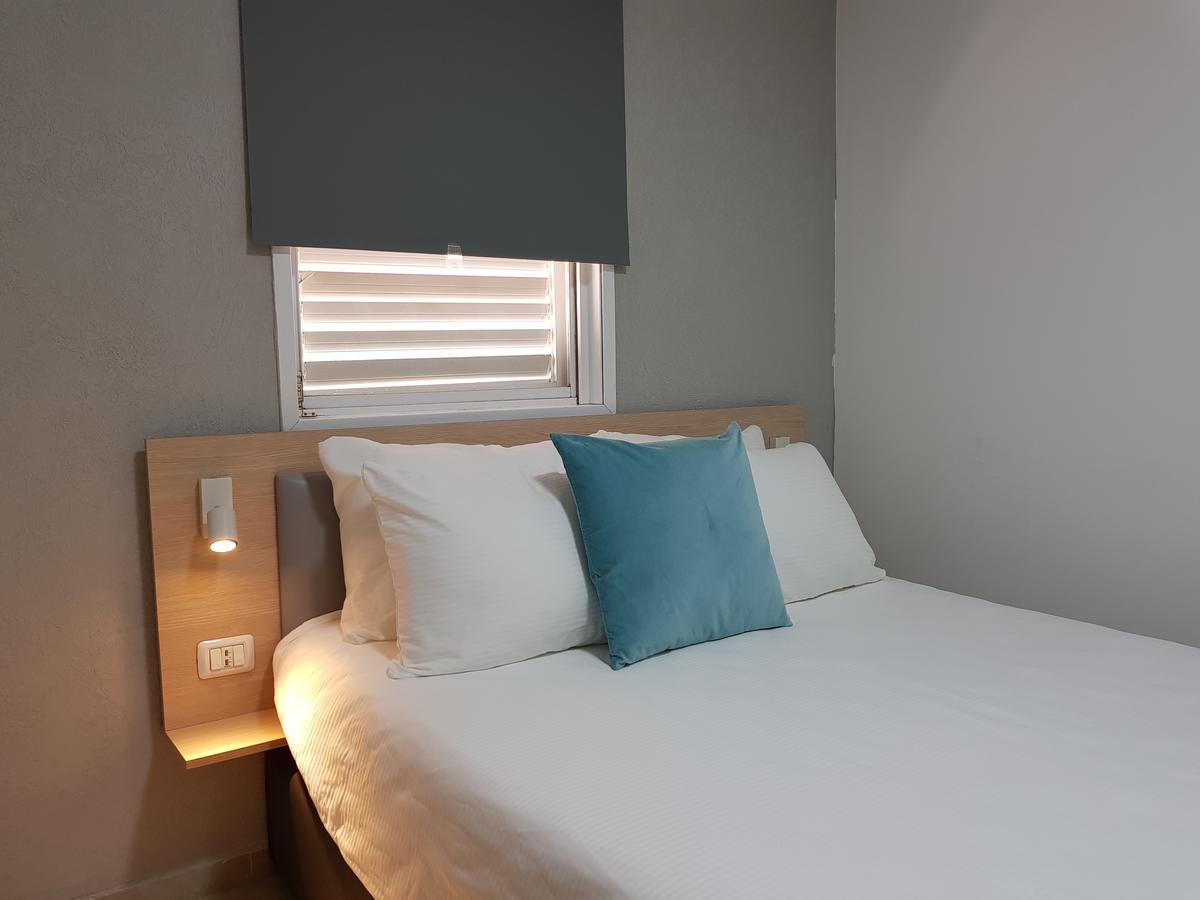 Airport Guest House - One-Way Free Shuttle Or Yehuda Екстер'єр фото
